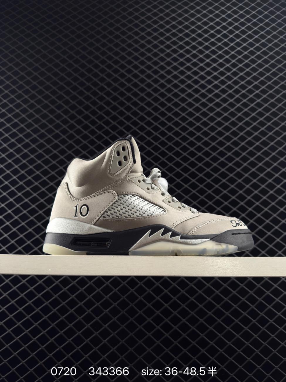 Shoes Sneakers Flash Air Jordan Wings Medium Grey AJ5 High Top Basketball Shoes IO2038 001 See Figure 343366 Shoes Sneakers Flash Air Jordan Wings Medium Grey AJ5 High Top Basketball Shoes IO2038 001 See Figure 343366